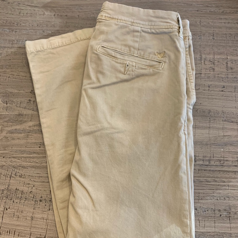 American Eagle khaki pant